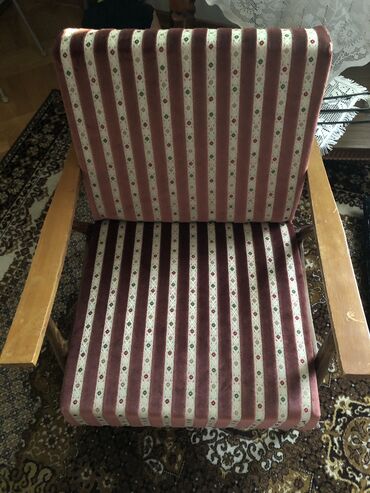 Fotelje: Drvena retro fotelja, nov sunđer,mebl štof i platno ispod, samo drvene na lalafo.rs — 4 Fotelje: Drvena retro fotelja, nov sunđer,mebl štof i platno ispod, samo drvene — 4