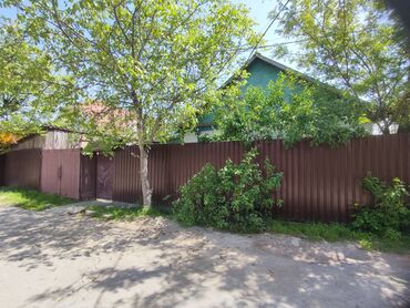 дом сарай: Дом, 80 м², 5 комнат, Собственник, Старый ремонт