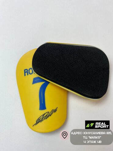 Другое для спорта и отдыха: Щитки с принтами лучших игроков футбола!!! Щитки мини, для защиты — 20