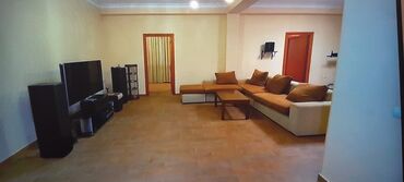 Həyət evləri və villaların satışı: Ev monolit betonla, qaya üzərində tikilib, dəniz mənzərəlidir. 1-ci — 15