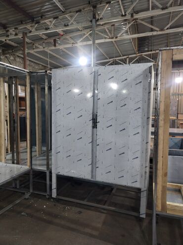 Soyuducu vitrinləri: Məhsul: Şüşəli soyuducu vitrin stendləri Təyinat: - Kafe, restoran — 6