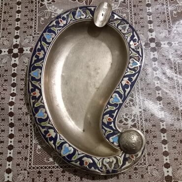 Əntiq qablar: - Külqabı - Minalı və Buta formalı. - Üstündə kiril əlifbası ilə БАКЫ — 2