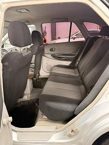 Mazda: Mazda 323: 2003 г., 1.6 л, Механика, Бензин, Универсал — 11