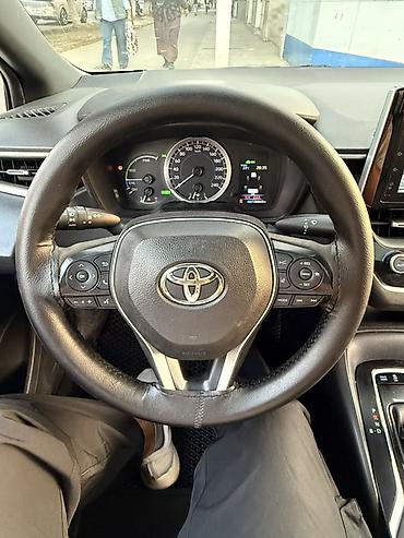 краун 2023: Toyota Corolla: 2021 г., 1.8 л, Вариатор, Гибрид, Седан — 8