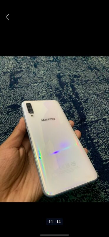 где купить бу ноутбук: Samsung Galaxy A50, Б/у, 128 ГБ, цвет - Белый, 2 SIM