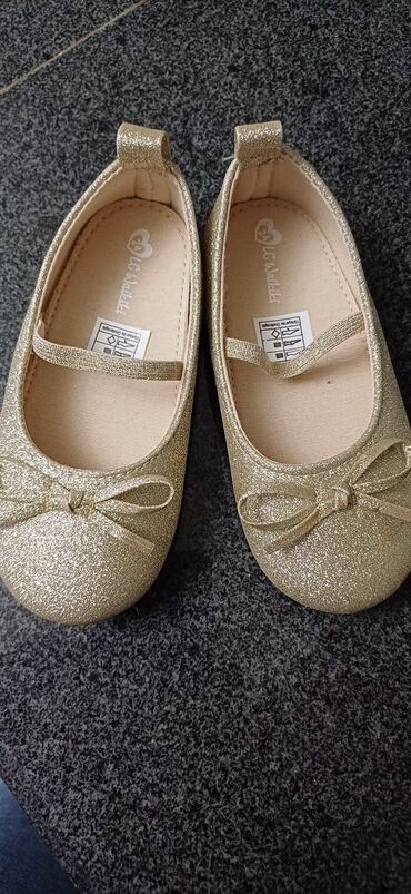 обувь балетки: Продаю легкие балетки для девочки. 24 размер, новые 1500 сом. Не