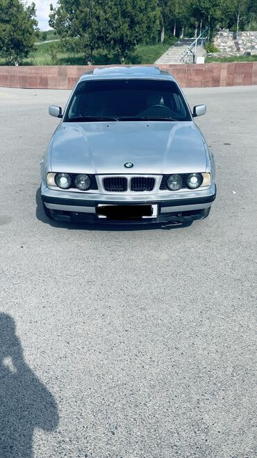 срочно авто продаю: BMW 520: 1993 г., 2 л, Механика, Бензин, Седан