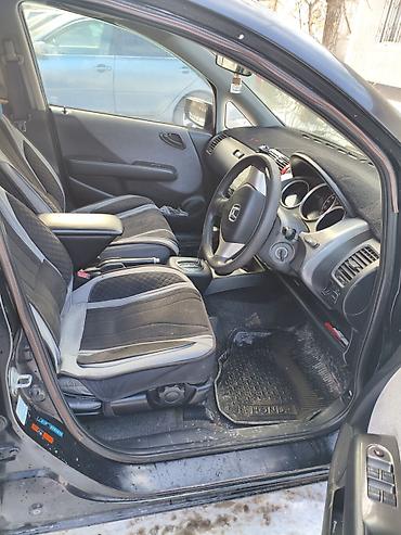 Honda: Honda Fit: 2004 г., 1.3 л, Вариатор, Бензин, Хэтчбэк — 9