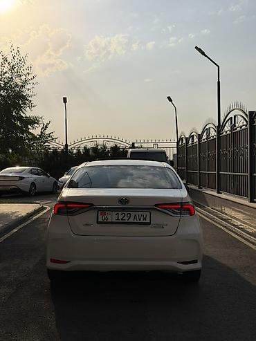 corolla s: Toyota Corolla: 2021 г., 1.8 л, Автомат, Гибрид, Седан — 4