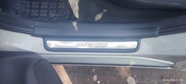 Toyota: Toyota Avensis: 2004 г., 1.8 л, Механика, Бензин, Универсал