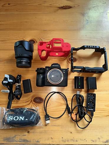 uşaq cantalar: Sony Alpha seriyalı tam kadr güzgüsüz fotoaparat komplekti. Paketdə — 1