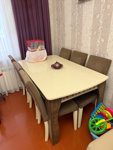 lizinq masinlarin satisi: Qonaq otağı üçün, İşlənmiş, Açılmayan, Kvadrat masa, 6 stul