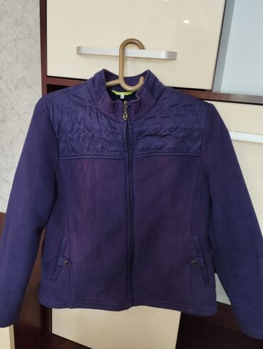 Демисезонные куртки: Продаю 1)осенне-весеннюю подросковую куртку 40-42размер.Синего — 29