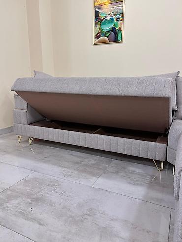 Divanlar: Açık boz rəngli parçadan hazırlanmış künc divan. Müasir dizaynı ilə — 7