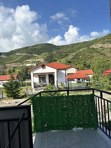 Həyət evləri və villalar: Dağ mənzərəli həyət evi – geniş eyvanlı Üstünlüklər: - Geniş terasda — 2