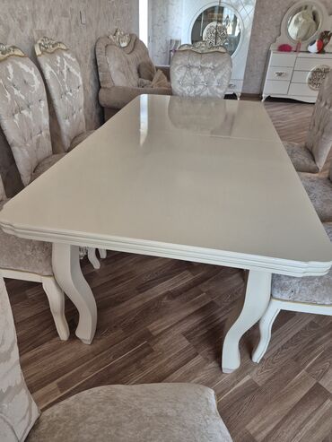 Qonaq otağı dəstləri: Dolab, Komod, Masa və oturacaqlar, Malayziya — 9