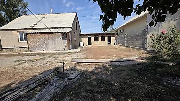 объезд: Продаётся угловой участок с домом. Документы: есть красная — 5