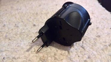 Kablovi i adapteri: Universalni travel adapter na lalafo.rs — 8 Kablovi i adapteri: Universalni travel adapter — 8