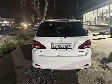 л300 делика: Toyota Ipsum: 2002 г., 2.4 л, Автомат, Бензин, Минивэн — 1