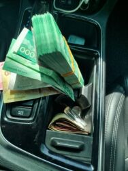 ищу квартиру в бишкеке 1 комнатную: Сниму квартиру до 5 января, бюджет до 15 000 сом. Ищу: - 1-комнатную