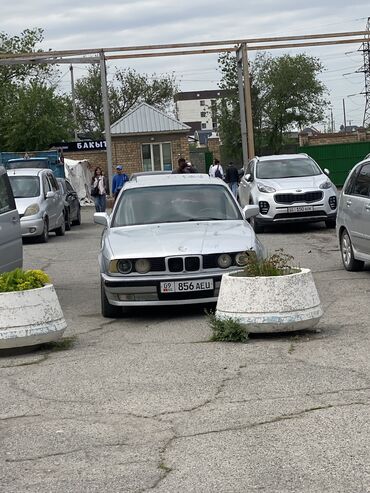 BMW: BMW : 1988 г., 2 л, Механика, Бензин, Универсал