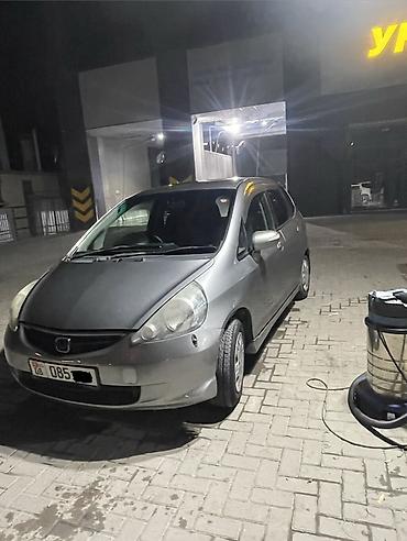 Honda: Honda Fit: 2004 г., 1.3 л, Вариатор, Бензин, Хэтчбэк — 4