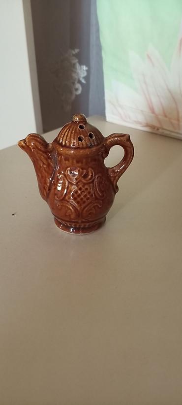 kubra səpən: - Material: şirli keramika - Rəng: isti qəhvəyi, parlaq örtük - — 1