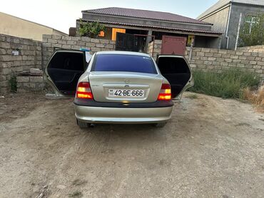 Opel: Opel Vectra: 1.6 l | 1996 il 484500 km Sedan — 10