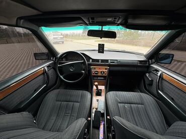 Mercedes-Benz: Mercedes-Benz W124: 1991 г., 2 л, Механика, Бензин, Седан — 13