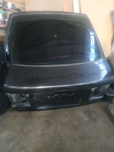 акумлятор ремонт: Крышка багажника Mazda 2000 г., Б/у, цвет - Черный