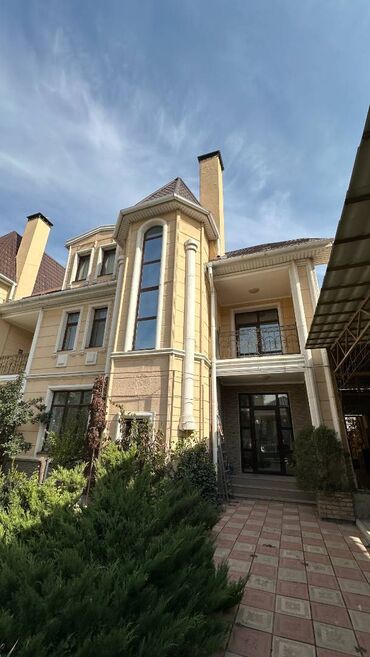 сдаю дом долгосрочно ош: 280 кв. м, 6 бөлмө, Брондолгон эшиктер, Балкон айнектелген, Видео байкоо