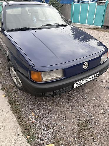Volkswagen: Volkswagen Passat: 1991 г., 1.8 л, Механика, Бензин, Лифтбек — 1