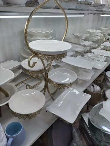узбекские тарелки: Кондилябр и подставки для зеркал с деревянными тарелками.Принимаем