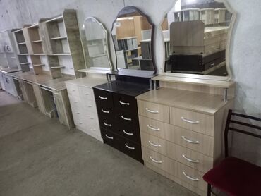 Компьютерные столы: Компьютерный стол, Новый, С полками — 14