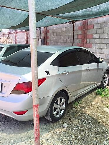 Транспорт: Hyundai Solaris: 2013 г., 1.6 л, Механика, Бензин, Седан — 3