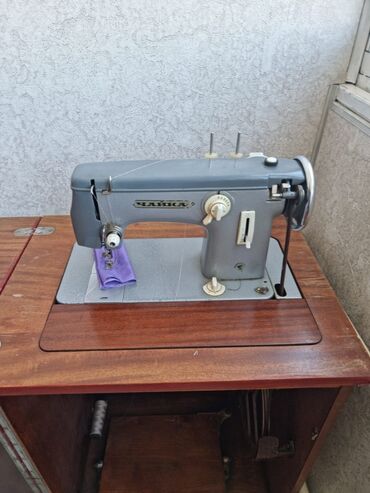 чайка resort: Швейная машина Chayka, Полуавтомат