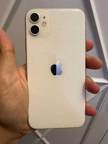 iphone sr: IPhone 11 — 1