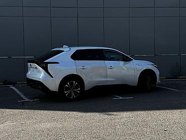 андроид авто: Toyota bZ4X: 2024 г., Электромобиль, Кроссовер — 1