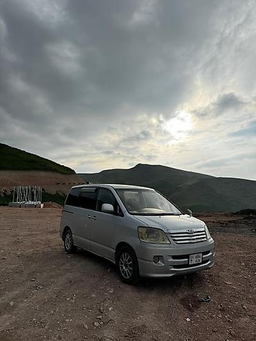 Toyota: Toyota Noah: 2023 г., Минивэн — 2