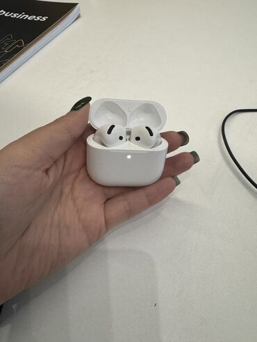 Наушники: AirPods 4 эйрподс4 новые, пользовалась месяц, покупала за 14500