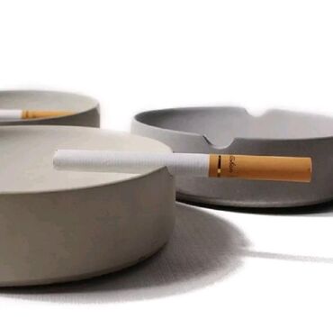 Kia: Minimalist külqabı - Material: Beton/keramik tərzində möhkəm kompozit