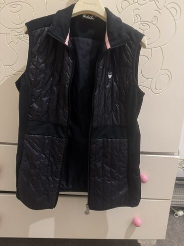 cins pencekler 2022: Jilet, Emporio Armani, M, rəng - Qara