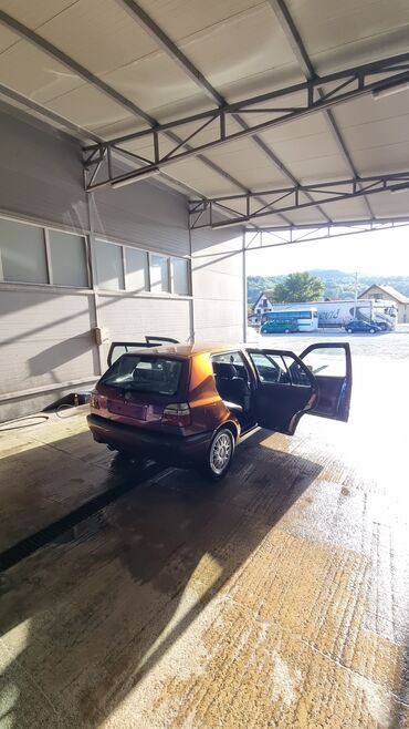 Volkswagen: Volkswagen Golf 3, hečbek sa 5 vrata. Na autu odradjena komplet — 22