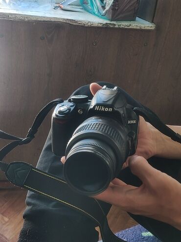 винтажный фотоаппарат: Nikon D3100