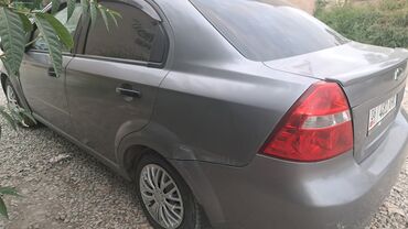 меняю на кв: Chevrolet Aveo: 2006 г., 1.1 л, Механика, Бензин, Седан