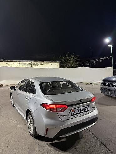 corola: Toyota Corolla: 2020 г., 1.8 л, Вариатор, Гибрид, Седан — 6