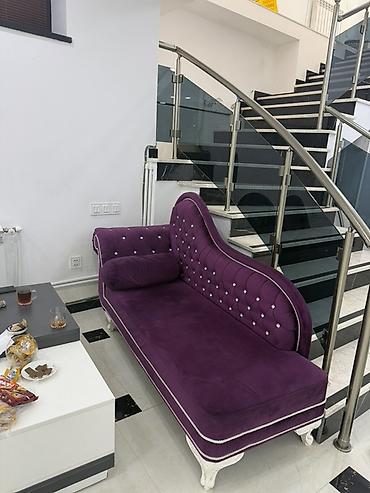 mirvari mebel: Bənövşəyi rəngli şezlonq/çəster tipli divan - Dizayn: Asimmetrik arxa — 1