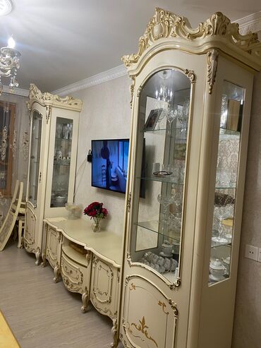 Masa və oturacaq dəstləri: İşlənmiş, Komod, TV altlığı, Servant