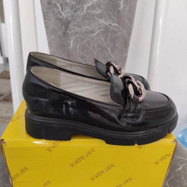 женская обувь лоферы: Туфли лоферы состояние отличное размер 28