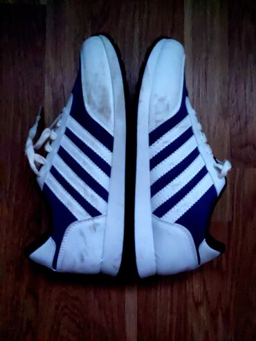 Krasofkalar və idman ayaqqabıları: Yelen krassovkası. Teze kimidir. 42 razmerdir. Baha alınıb 9 manat -da lalafo.az — 6 Krasofkalar və idman ayaqqabıları: Yelen krassovkası. Teze kimidir. 42 razmerdir. Baha alınıb 9 manat — 6